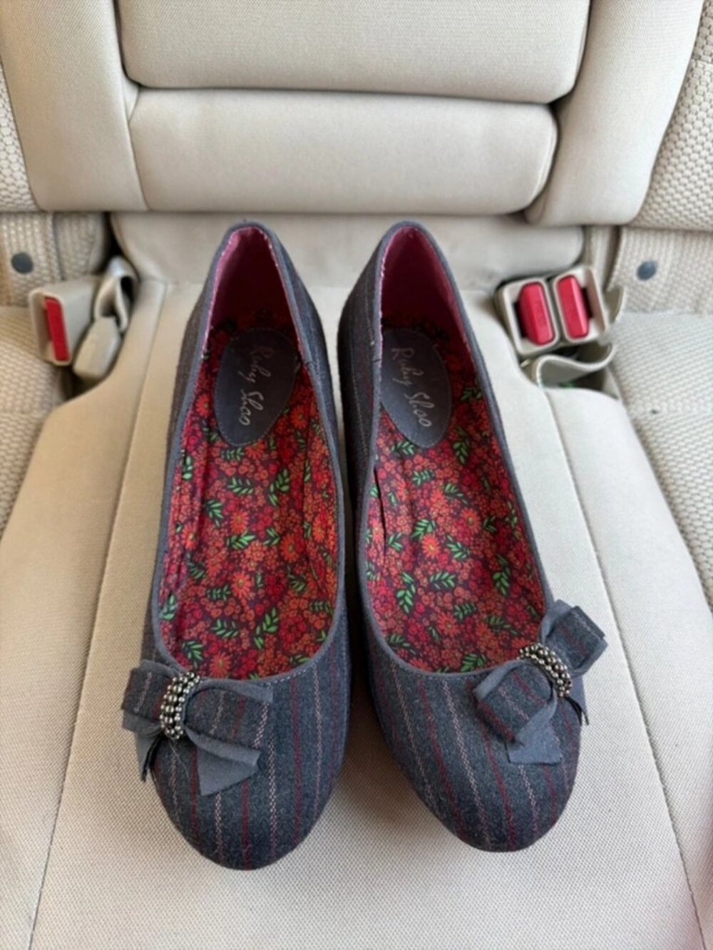 Vintage ruby shoo pumps